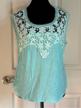 LOVE ON A HANGER Crochet Top